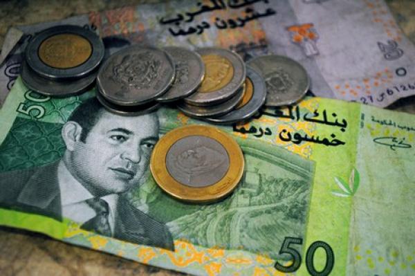 سعر صرف الدرهم يرتفع مقابل الأورو و يتحسن أمام الدولار الأمريكي