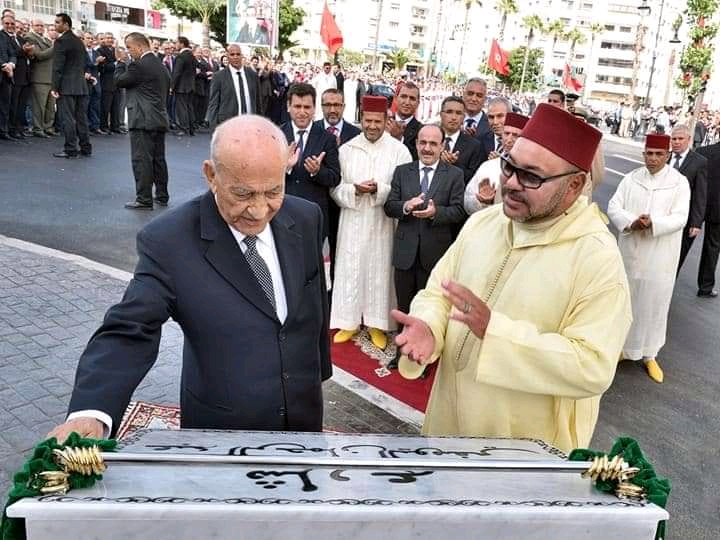 الملك محمد السادس يعزي أرملة الراحل عبد الرحمان اليوسفي ويقول في حقه :”المغرب فقد احد ابنائه البررة”