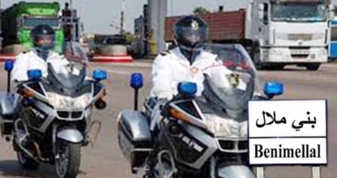 برافو… فرقة كوكبة الدراجات النارية لدرك بني ملال تحجز سيارة “سطافيط” من بني ملال مُحملة بكمية من المخدرات