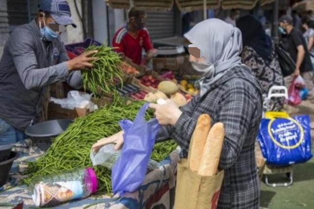 خاص غا السماسرة يتفرقو على السوق!… انخفاض في أسعار الخضر والفواكه ينذر بانتعاشة المواطن في شهر رمضان المبارك