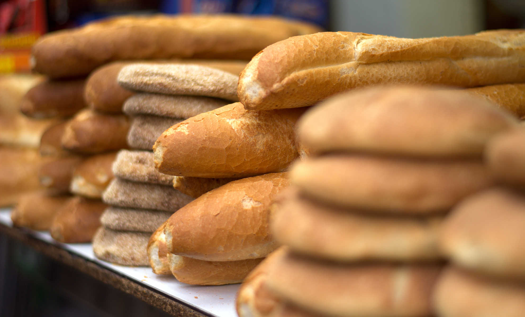 بعد تداول خبر الزيادة في الخبز … وزارة الاقتصاد تؤكد :” سعر الخبز العادي لم يتغير ويبقى في 1.20 درهم ” =بلاغ=