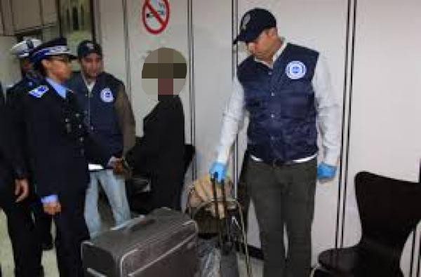 حصلات… البوليس شدو فالمطار غينية داخلة للمغرب وهازا كمية كبيرة من الكوكايين