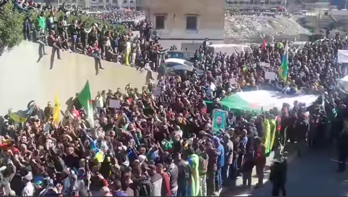 هل تغطيها قناة “الشرور”!… احتجاجات عارمة للشعب الجزائري الشقيق ضد فساد نظام الجنرالات