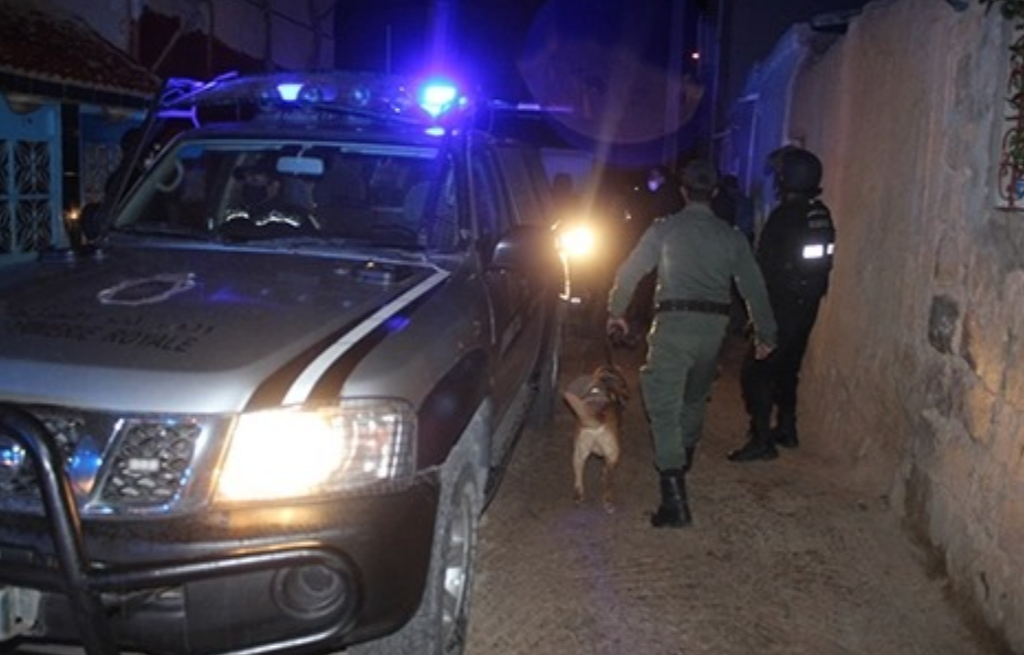 عاجل وبرافو عليهم وردو بالكم من لأوطوسطوب… المركز القضائي للدرك الملكي شدو خمسيني ضمن عصابة إجـ،رامية متخصصة في سرقة السيارات تحت التهديد بواسطة السلاح الأبيض