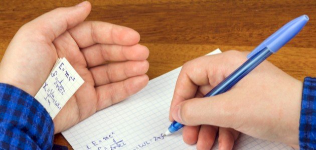 الغش في الامتحانات المدرسية… الأسباب والنتائج ومن المسؤول؟