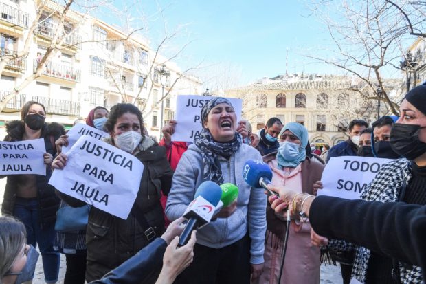 الله يرحمها… لقاو درية تنحذر من ضواحي بني ملال في عمرها 14 سنة مقـ،تولة في إسبانيا وعائلتها والجالية تحتج وتطالب باعتقال الفاعلين