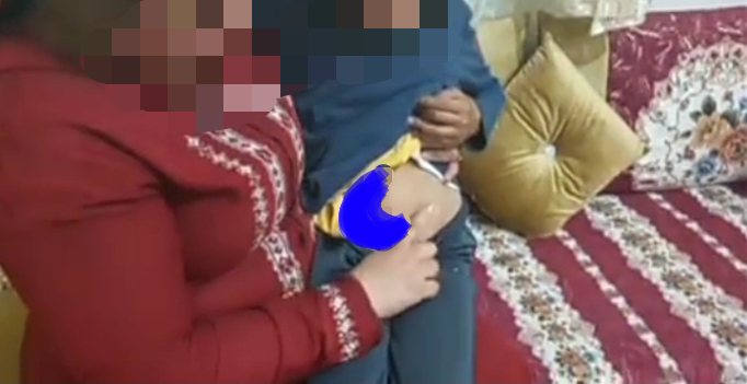 مآساة هدي بالفيديو… لقاو طفلة فالشارع عمرها 9 سنوات وقالت ليهم :”خويا الكبير تايكويني بالݣارو و تايتكرفص عليا بدكشي الخايب!”