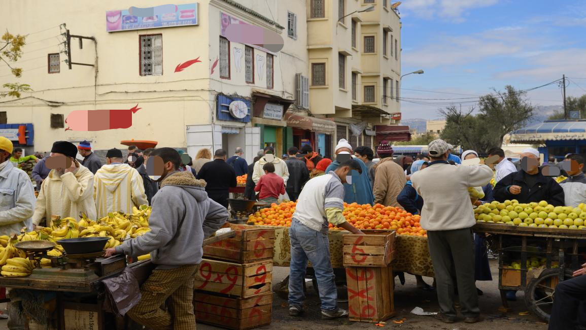 ساكنة المسيرة 2 ببني ملال تستغرب تحويل الشارع الكبير وأزقتهم إلى سوق أسبوعي عشوائي وتطالب المسؤولين بالتدخل