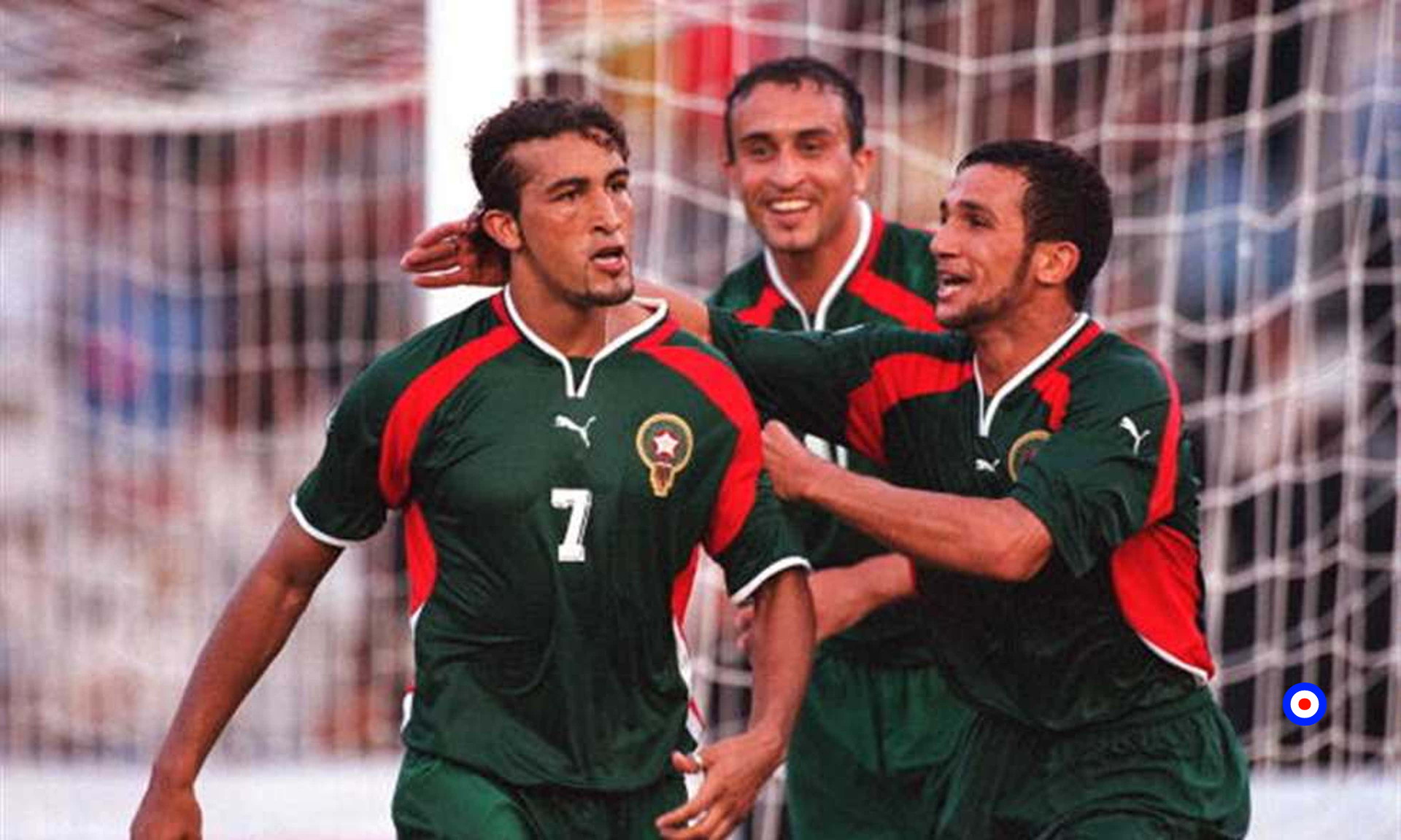 الاتحاد الدولي “الفيفا” يفتخر بأمجاد المنتخب المغربي ويثني على جيل التسعينيات