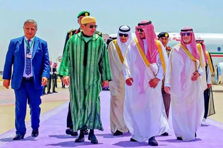 الأمير مولاي رشيد يحل بجدة لتمثيل صاحب الجلالة الملك محمد السادس في أشغال اجتماع مجلس جامعة الدول العربية