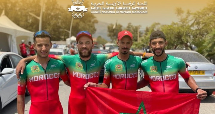 المغاربة محايحين فالرياضة… المنتخب المغربي للدراجات يفوز بالميدالية الذهبية من قلب الجزائر