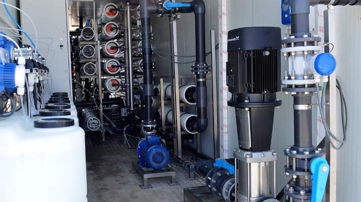 هدشي مزيان… المغرب يشرع في تشغيل محطات متنقلة لتحلية ماء البحر وانتاج الماء الصالح للشرب