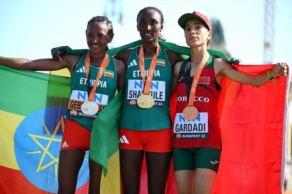 مبرووك… فاطمة الزهراء كردادي تهدي المغرب ميدالية برونزية في الماراثون ببطولة العالم لألعاب القوى