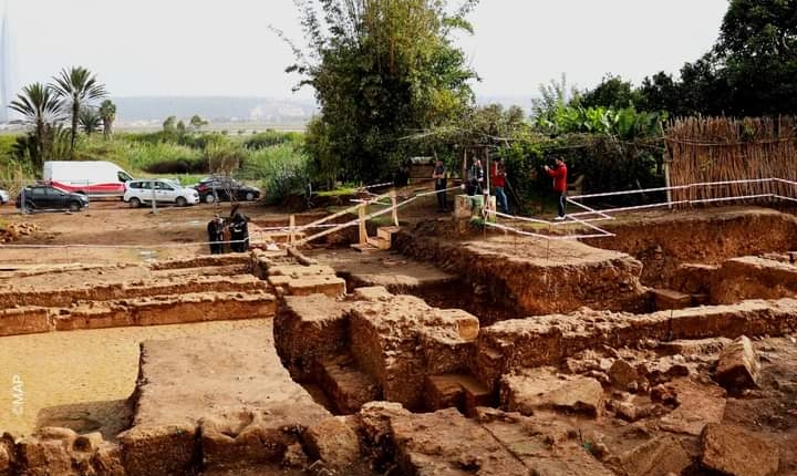 المغرب بلد الحضارة… اكتشافات أثرية جديدة من الفترة الرومانية بموقع شالا بالرباط منها أسوار وحمام ومرافق عديدة