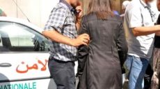 خاص اليقين وبلا اتهامات لعباد الله!… مواطنون شدو سيدة منقبة وتهموها بخطف الدراري الصغار والبوليس فتحو البحث ونفاو هاد التهم و أكدو براءتها