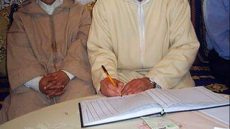 وخا العدول رافضينو… البرلمان يصادق على قانون العدول ووزير العدل :” وقع لينا خلاف ف12 شاهد وعبارة ذكور وإناث!”