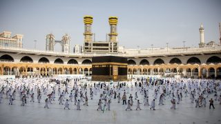 مبادرة مزيانة هادي… خاليد مهدي رئيس جامعة السلطان مولاي سليمان ببني ملال علن على تنظيم العمرة لفائدة الموظفين والموظفات وغايديرو القرعة بكل شفافية فكلية الآداب ببني ملال