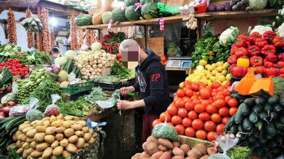 أنباء عن عودة تصدير الخضر المغربية إلى إفريقيا!… مغاربة يتخوفون من عودة الإرتفاع في خضروات الشعب “مطشة” و”البصلة” و”بطاطا” ويطالبون حكومة “أخنوش” بضبط الكميات الموجهة للتصدير