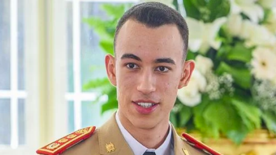 بتعليمات سامية من جلالة الملك… ولي العهد مولاي الحسن يترأس حفل تخرج الفوج الـ 25 للسلك العالي للدفاع والفوج الـ 59 لسلك الأركان