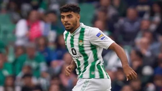 يستاهل… نادي انجليزي كبير يعلن التعاقد رسميا مع اللاعب المغربي الدولي شادي رياض