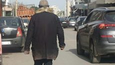 هاعلاش تانهضرو…مختل عقلي يثير الرعب في ساكنة فم العنصر نواحي بني ملال