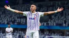 اللاعب المغربي سفيان رحيمي يتألق ويسجل 3 أهداف في مرمى “خورفكان”