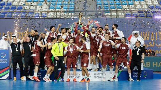 المنتخب القطري لكرة اليد شُبان يُتوج بالنسخة العاشرة من كأس العرب بالكويت فيما اكتفى المنتخب المغربي بالمرتبة الثامنة