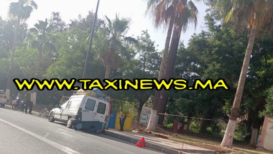 عاجل وها لي نبهات منو تاكسي نيوز وهاد الشارع خاصو يتوسع… سيارة تجارية طاحت فالفوسي جنب الطروطوار الجديد والضيق بشارع تمكنونت ببني ملال