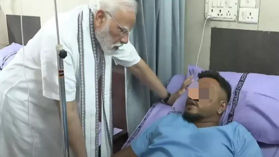 ربي بغا ينجيه… رئيس وزراء الهند يزور راميش الناجي الوحيد من كارثة الطائرة لي طحت ولي ماتو فيها أزيد من 240 راكب