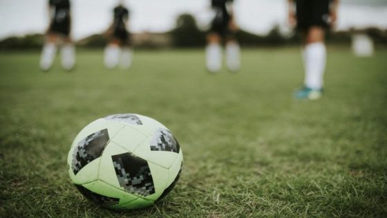 شوفو التسيير الهاوي فين وصل!… نزع عدادي الماء عن ملاعب القرب بخريبكة بسبب الديون المتراكمة