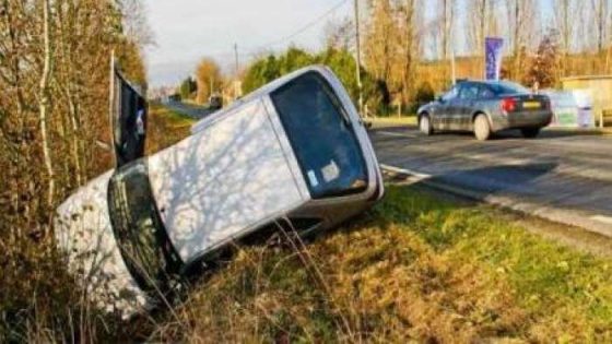 الله يرحمها .. عائلة مغربية من الاب والأم و3 أطفال كانو جايين للمغرب وتقلبات بهم الطوموبيل ففرنسا وماتت بنتهم عندها 7 سنوات
