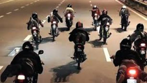 هاد الظواهر ولات منتاشرة… سكان حي أزلي الجنوبي 1 يطالبون الأمن بمراكش بوضع حد لسباقات الدراجات الليلية والاستعراضات الخطرة