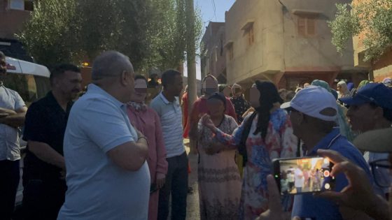 وأخيرا.. عامل إقليم خنيفرة محمد عادل إهوران يحل بحي بودراع ويضع حدا لمعاناة الساكنة مع الماء