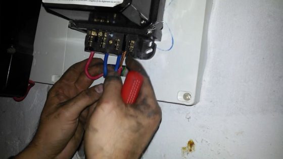 هدشي خاصو الحل… مالين الضو تاينزعو العدادات الكهربائية من المنازل ببني ملال بدون إشعار مسبق والسكان المتضررون تايطالبو باحترام القانون