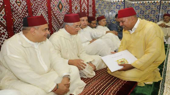 بحضور عامل خنيفرة … هبة ملكية لشرفاء ضريح مولاي بوعزة في ذكرى المغفور له الملك الحسن الثاني طيب الله ثراه