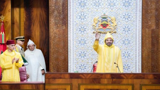 عاجل… جلالة الملك يحمل المسؤولية للحكومة والأحزاب ووسائل الاعلام والمجتمع المدني في تأطير المواطنين ويدعو الحكومة والمنتخبين الى التركيز على التنمية المحلية للنهوض بأوضاع المغاربة وخصوصا في الجبل