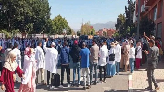من حقهم… أساتذة التعليم الأولي ببني ملال يواصلون احتجاجاتهم للمطالبة بالإدماج في الوظيفة العمومية وقوات الأمن تمنع مسيرتهم