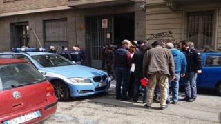 يالطيف… ملثم يضرم النار في سيارة دبلوماسية للقنصلية العامة المغربية بإيطاليا