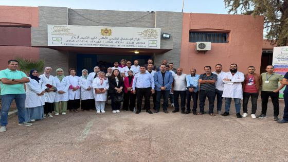 المدير الجهوي للصحة بجهة بني ملال خنيفرة قام بزيارة ميدانية للمستشفى الإقليمي بأزيلال وتفقد المرافق ديالو ووقف على جميع الاكراهات ونوه بمجهودات الادارة والأطباء فتقديم الخدمات للمواطنين