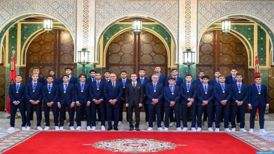 بتعليمات من جلالة الملك… ولي العهد الأمير مولاي الحسن يستقبل المنتخب المغربي الفائز بكأس العالم ويقيم لهم حفل شاي
