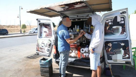 بعد منعهم من طرف السلطات وخاصهم حل مع المراقبة!…أصحاب المقاهي المتنقلة ببني ملال يشتكون من البطالة ويطالبون والي الجهة بالسماح لهم بالعمل