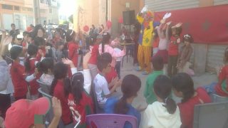 جمعية السلام ببني ملال تحتفل بالمسيرة الخضراء وتنظم نشاطاً تربوياً لفائدة أطفال الحي