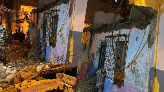 ياربي السلامة… انهيار منزل قديم بطنجة يخلف إصابات في صفوف السكان 