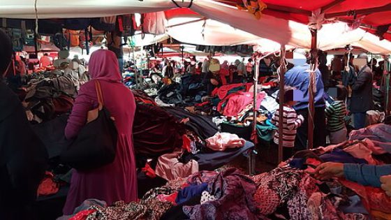 راه الجديد ومافيهش هد الاثمنة!… الغلاء يضرب “الجوطية”ببني ملال و أثمنة ملابس الفقراء شاعلة فيها “العافية الكحلة”