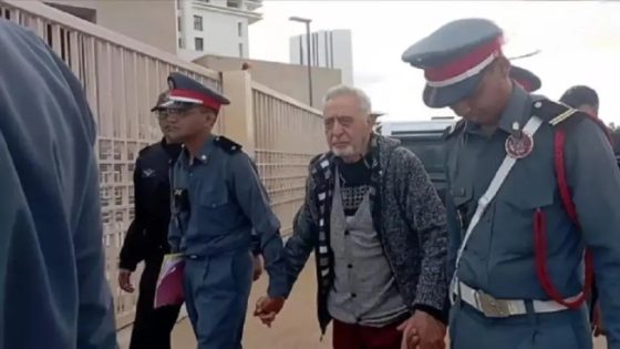 الوكيل العام للملك يخرج ببلاغ توضيحي حول اعتقال المحامي السابق ووزير حقوق الانسان السابق محمد زيان :” دوز 3 سنوات وباقي لو عقوبة اخرى فيها تاهي 3 سنوات”