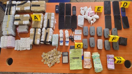 هاهما حصلو …البوليس شدو جوج بزناسة تايهربو القرقوبي والكوكايين بالدرون وحجزو عندهم كمية كبيرة