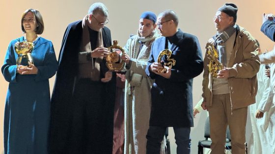 على رأسهم البرلمانية مديحة خيير والرئيس السابق للجماعة محمد جلال… قصبة تادلة تكرم أبناءها في حفل بهيج اعترافا بمجهوداتهم في تنمية المدينة