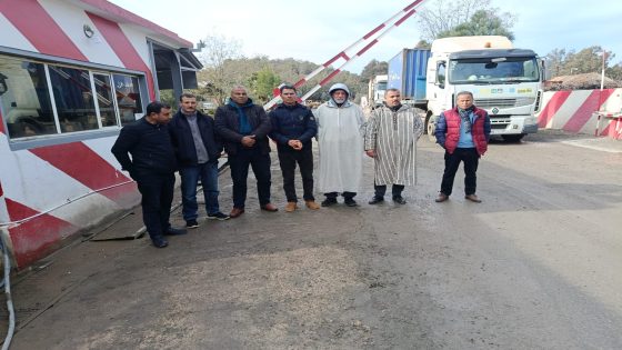 منتخبون محليون يقودون وقفة احتجاجية لمطالبة الشركة المنجمية بتويسيت بالوفاء بالتزاماتها والمساهمة في تنمية المنطقة
