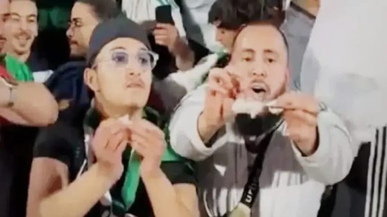 شوفو الوقاحة وقلة التربية فين توصل… الجزايري لي قطع الفلوس قدام الكاميرا وسب المغاربة عتاقلوه لبوليس والمحكمة بمراكش حالتو على السجن