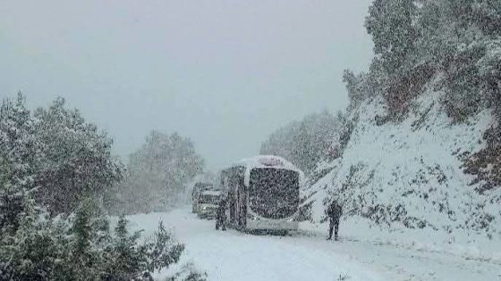 بعد النشرة الحمراء… وزارة التجهيز والماء تصدر بلاغا عاجلا لمستعملي الطرقات لتوخي الحذر وتأجيل السفر غير الضروري